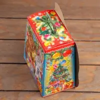 Подарочная коробка &laquo;Снеговик с подарком&raquo; 16&times;10&times;18 см