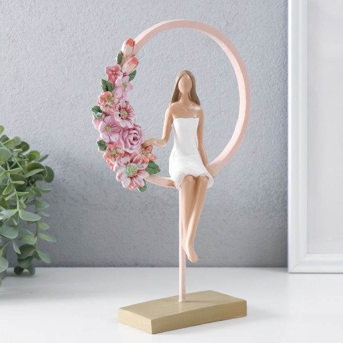 Сувенир полистоун "Девушка сидит в розовом кольце с цветами" 16х6х25,5 см