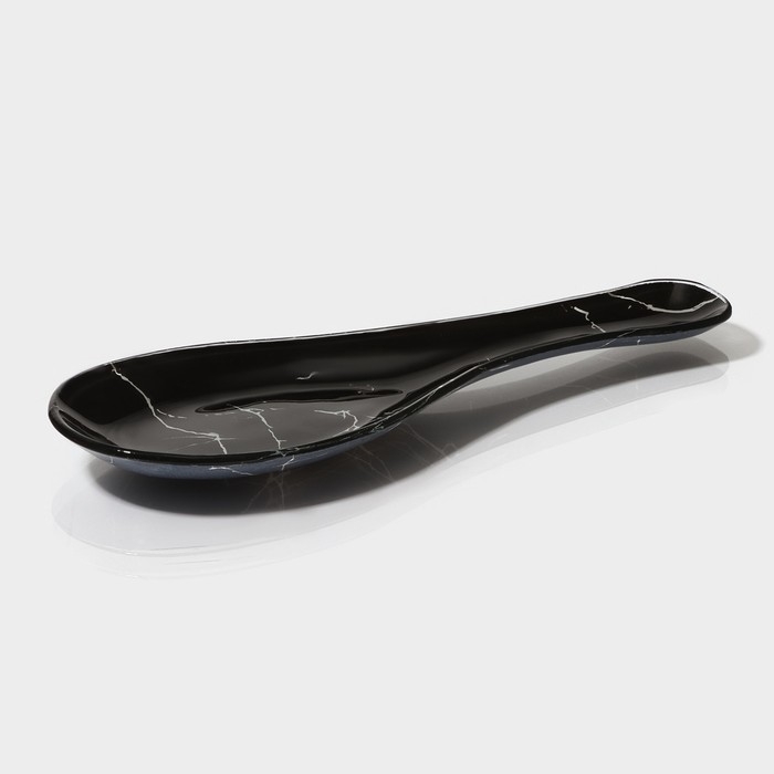 Подставка стеклянная под ложку Доляна &laquo;Марбл чёрный&raquo;, 23,5&times;8,3&times;1,5 см