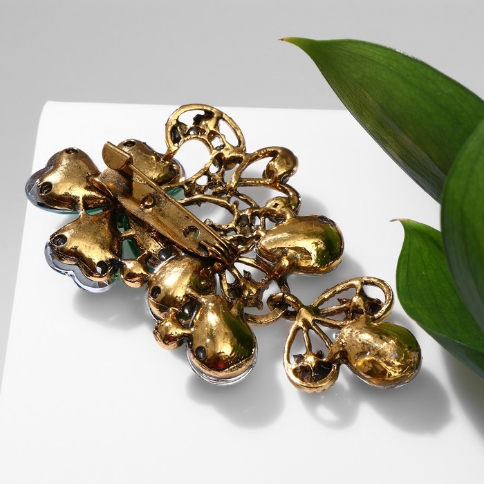 Брошь &laquo;Цветочная лоза&raquo;, цвет изумрудный в чернёном золоте