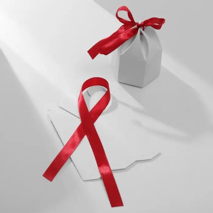 Коробочка подарочная складная &laquo;Купол&raquo; 4&times;4&times;5.5, бело-бордовый