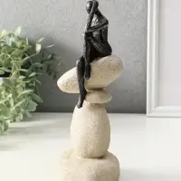 Сувенир полистоун "Абстракция. Мыслитель и сад камней" бронза с бежевым 12х9х25,5 см