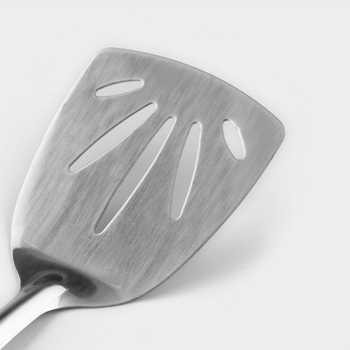 Лопатка из нержавеющей стали Доляна &laquo;Хозяюшка&raquo;, с отверстиями, длина 28 см, цвет серебряный