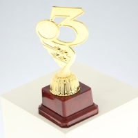Кубок &laquo;3 место&raquo;, наградная фигура, золото, подставка пластик, 16,8 &times; 6,2 &times; 6,4 см.