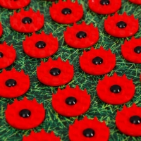 Аппликатор "Кузнецова - Любимой маме", 70 колючек, плёнка, 23 х 32 см, красный