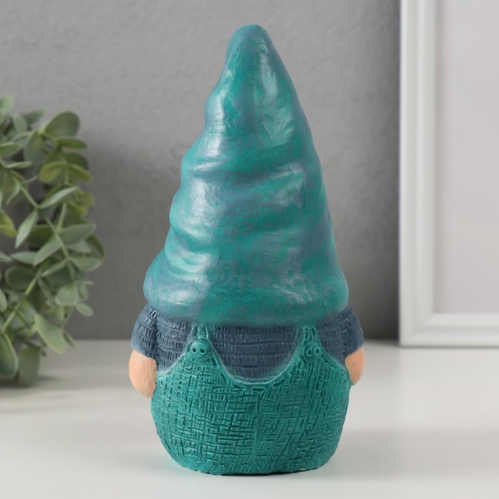 Фигурка "Гном Остин"  Высота 17,5 см, ширина 9,5 см, длина 8,5 см.