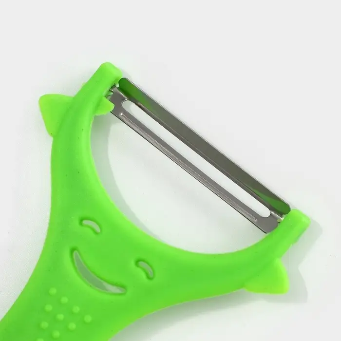 Овощечистка Доляна &laquo;Смайлик&raquo;, 15 см, зелёная