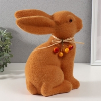 Сувенир пенопласт "Кролик бежевый с ягодками" 22х13х24,5 см