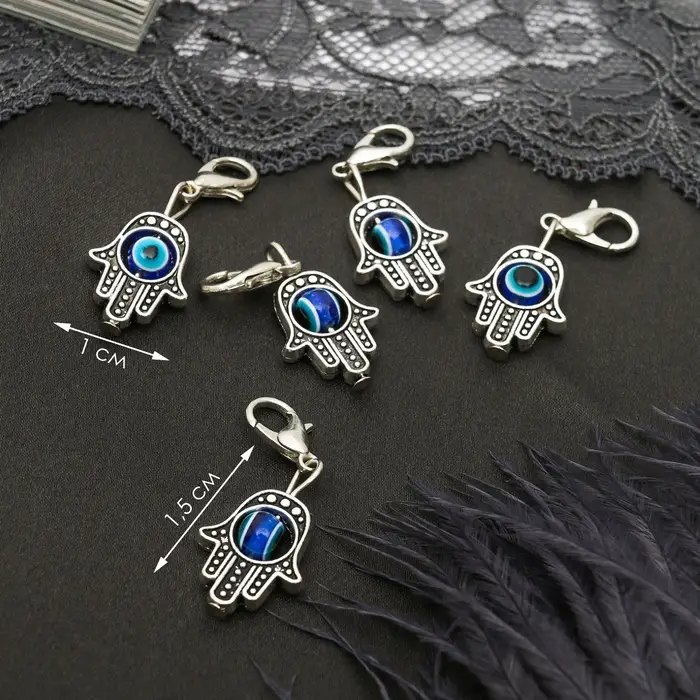Шарм для браслета &laquo;Оберег&raquo; рука Хамса, цвет синий в серебре