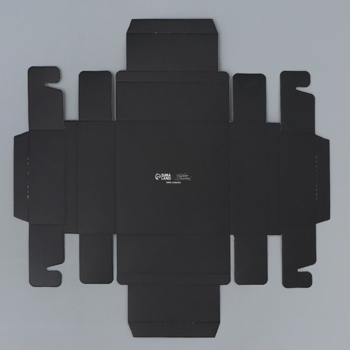 Коробка для конфет, кондитерская упаковка, 4 ячейки, &laquo;Настоящему мужчине&raquo;, 10.5 х 10.5 х 3.5 см