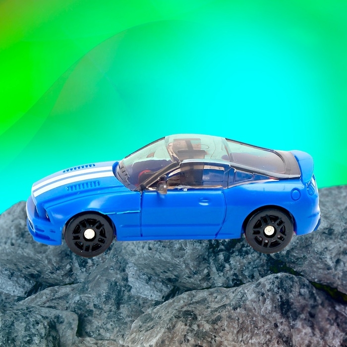 Робот &laquo;Автобот&raquo;, трансформируется, цвет синий