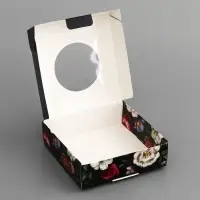 Коробка подарочная сборная с окном, упаковка, &laquo;С любовью&raquo;, 10&times;10&times;3 см