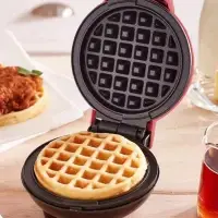 Электровафельница WV-01, 350 Вт, венские вафли, антипригарное покрытие, красная