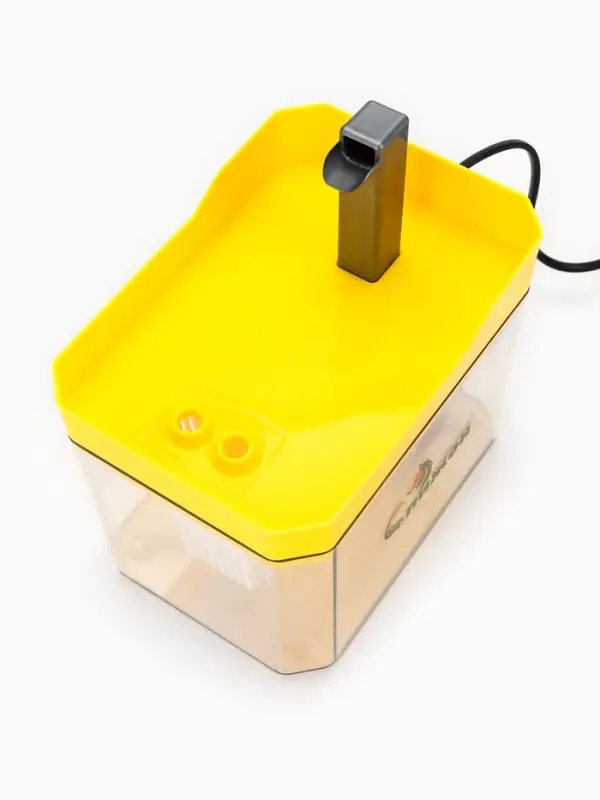 Фонтан для кошек и собак 1,5 л, 16,5 х 11,5 х 12 см, евророзетка, жёлтый