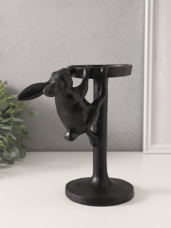 Подсвечник полистоун на 1 свечу "Мартовский заяц" чёрный 20х10,5х19,5 см