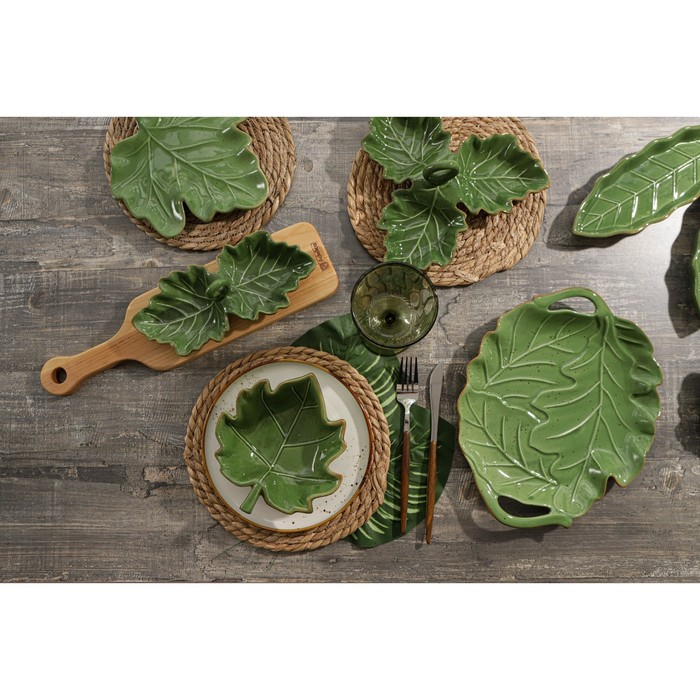 Блюдо сервировочное с ручками Доляна &laquo;Лист&raquo;, 29&times;3,3 см, цвет зелёный