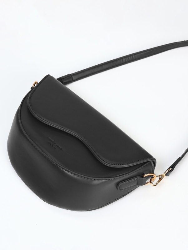 Сумка женская мессенджер на молнии, цвет чёрный