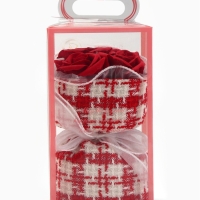 Букет из трех цвета фуксия мыльных роз