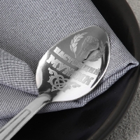 Ложка чайная с гравировкой &laquo;Настоящий мужик&raquo;, на подарочной открытке, 3 х 14 см.