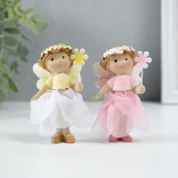 Сувенир полистоун "Малышка фея в цветочном платьишке с цветком" МИКС 6х6х6 см