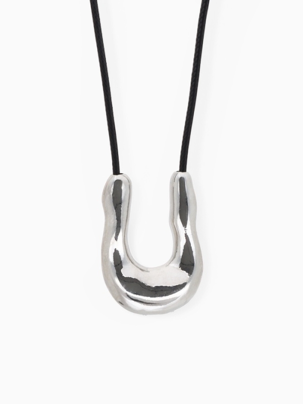 Кулон на шнурке &laquo;Подкова&raquo; крупная, цвет серебро