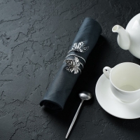 Кольцо для салфетки &laquo;Лист&raquo;, 10&times;4,5 см, цвет серебряный