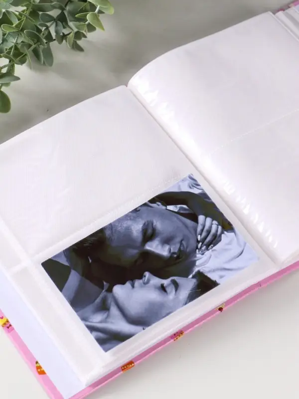 Фотоальбом 200 фото 10X15см, "Три пуговки", розовый, ПП карм.