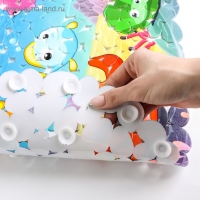 Коврик противоскользящий в ванну на присосках Доляна &laquo;Яркие рыбы&raquo;, 35&times;68 см