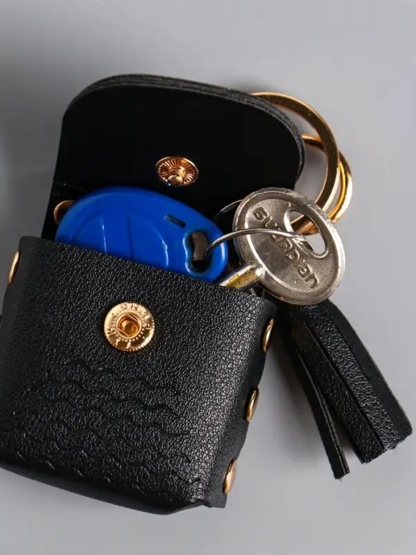 Брелок кожзам с карабином, с кистью "Сумочка. Котик" чёрный 5х2,5х6 см