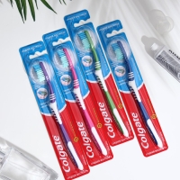 Зубная щётка Colgate &laquo;Эксперт чистоты&raquo;, средней жёсткости
