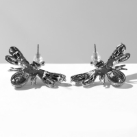 Серьги с жемчугом &laquo;Мухи&raquo; сказочные, цвет белый в серебре