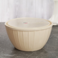 Салатник с крышкой &laquo;Fiesta&raquo;, 1,7 л, цвет МИКС