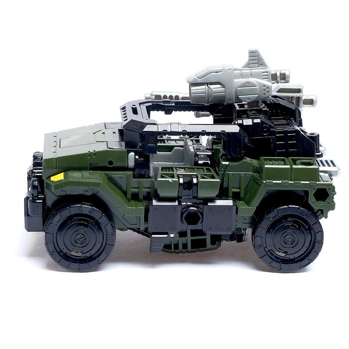 Робот &laquo;Полковник&raquo;, трансформируется