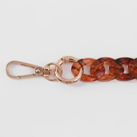 Цепочка для сумки, пластиковая, с карабинами, 15 &times; 21 мм, 68 см, цвет коричневый/золотой