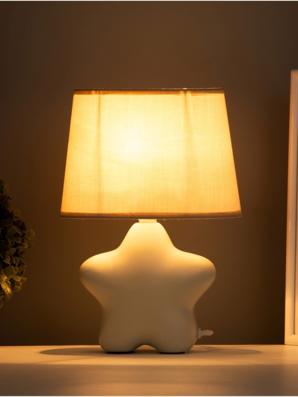 Лампа настольная "Звезда" 40Вт Е14 бежевый 12х19х29см