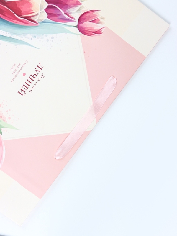 Пакет подарочный ламинированный горизонтальный &laquo;Лучшей&raquo;, L 40 &times; 31 &times; 14 см