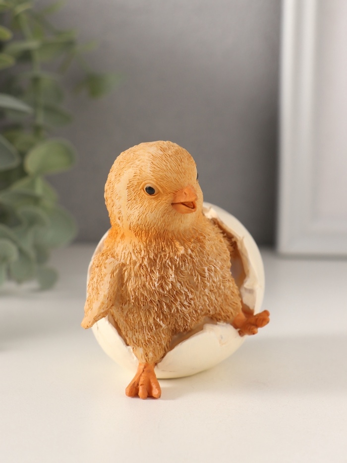Сувенир полистоун "Цыплёночек в яичной скорлупке" 8х6х8 см