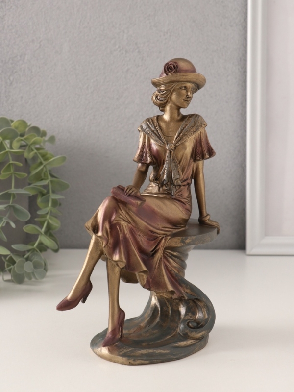 Сувенир полистоун "Леди в шляпке-котелке с цветком" бронзо-фиолетовый 13х8х21,5 см
