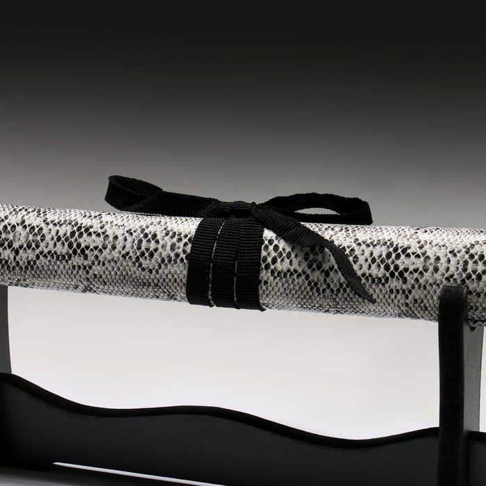 Сувенирное оружие &laquo;Катана&raquo;, на подставке, серые ножны под змеиную кожу, 89 см