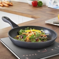 Индукционная плита настольная КТ-106 Ultra Slim, 2000 Вт