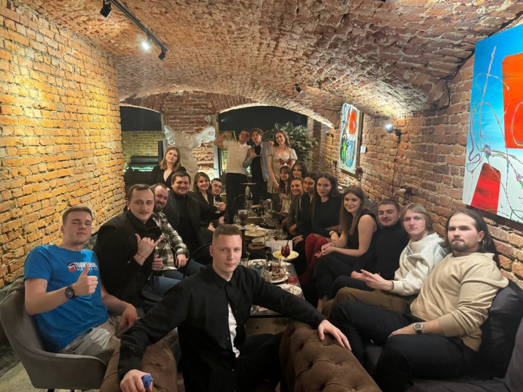 Наши партнеры собрались вместе.