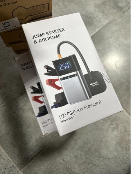 Портативное Пусковое устройство Jump starter с воздушным компрессором 4в1 Портативное Пусковое устройство Jump starter с воздушным компрессором 4в1