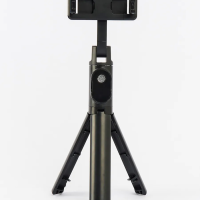 Монопод-трипод с блютуз пультом P20 черный