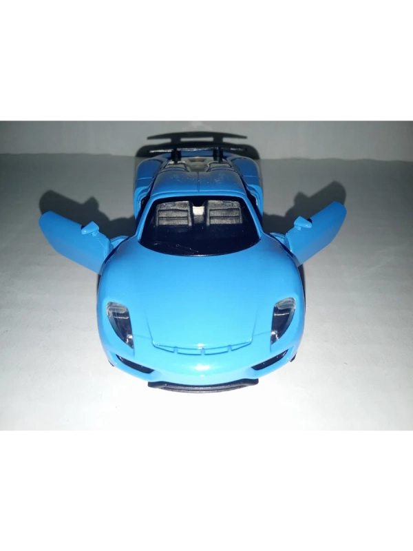 Машина игрушка спортивная