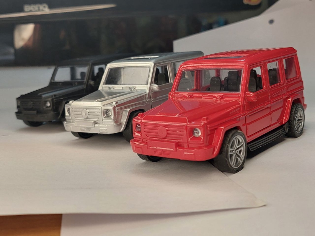 Игрушка машина джип открываются двери