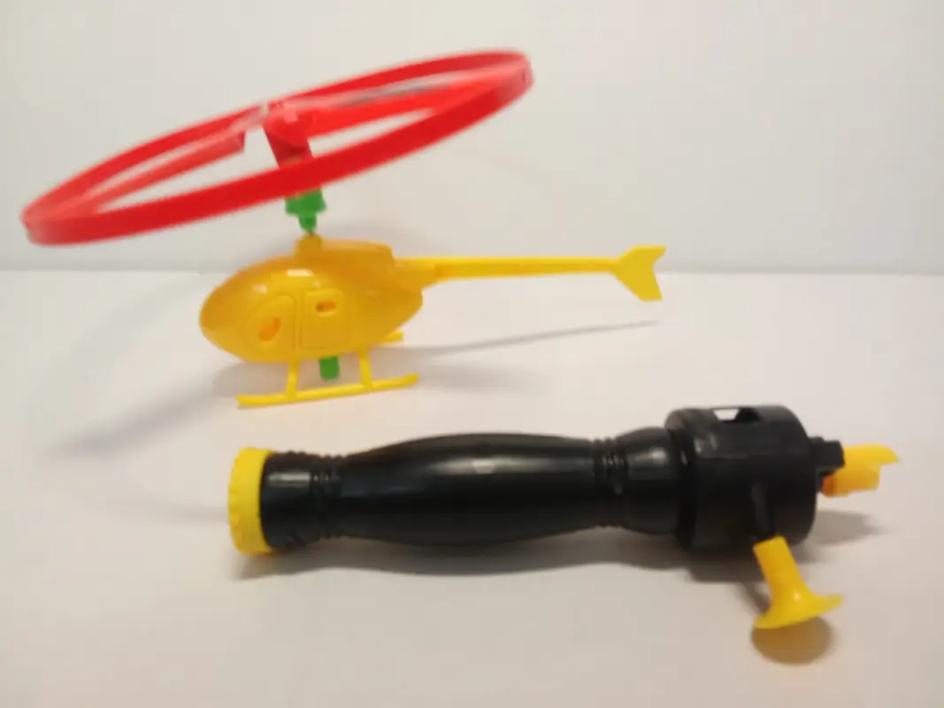 Заводная игрушка Вертолет с запуском