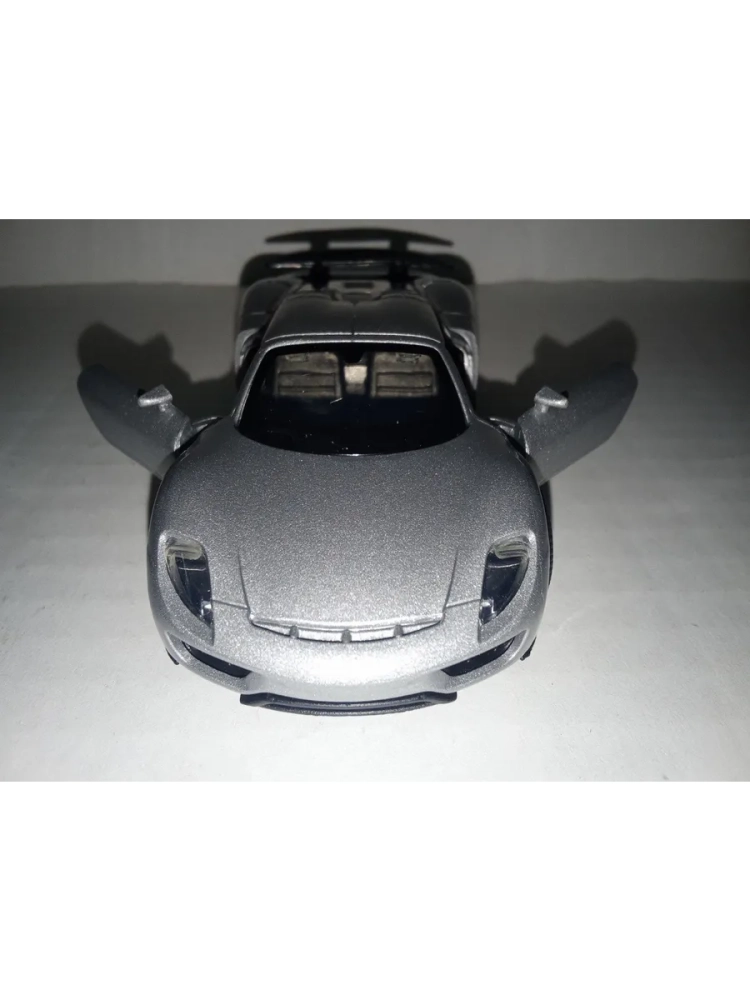 Машина игрушка спортивная