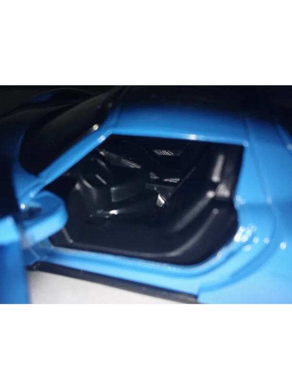 Машина игрушка спортивная