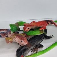 Антистресс игрушка ящерица золотистая