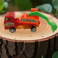 Инерционный экскаватор с ковшом